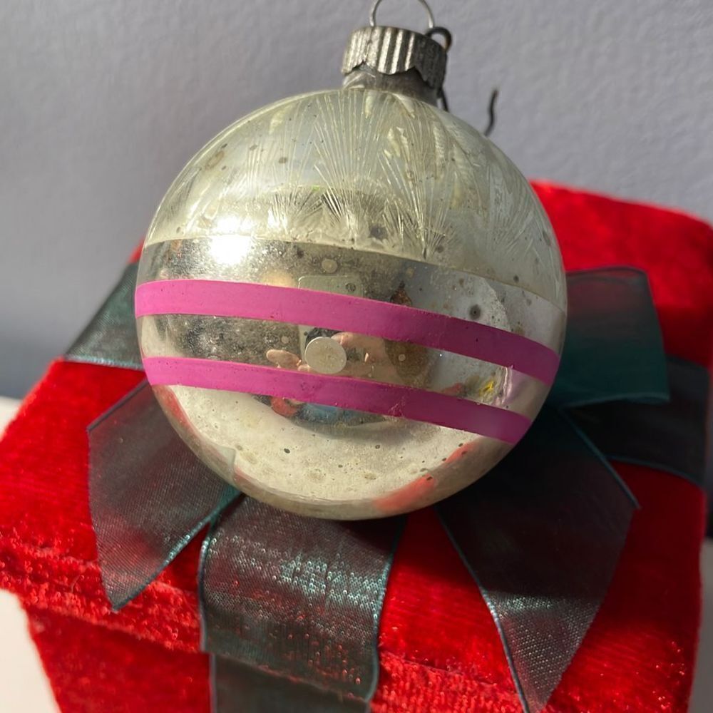 Vintage Mercury Glass Frosted Cap Ball Christmas Ornament Shiny Brite with velve